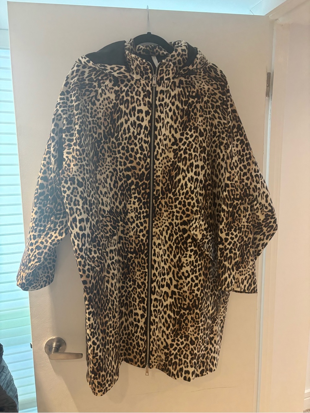 BNWT $238 Imperial Leopard Print Hooded Women’s jacket medium